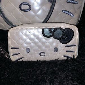Loungefly loves Hello Kitty wallet